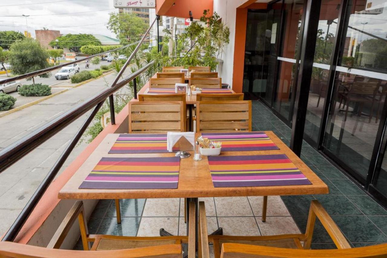 Hotel Flamingo Irapuato Extérieur photo