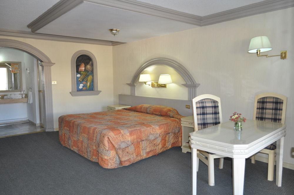 Hotel Flamingo Irapuato Extérieur photo